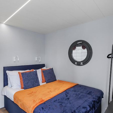 Unique Water Lodge In London - Sleeps 6 المظهر الخارجي الصورة