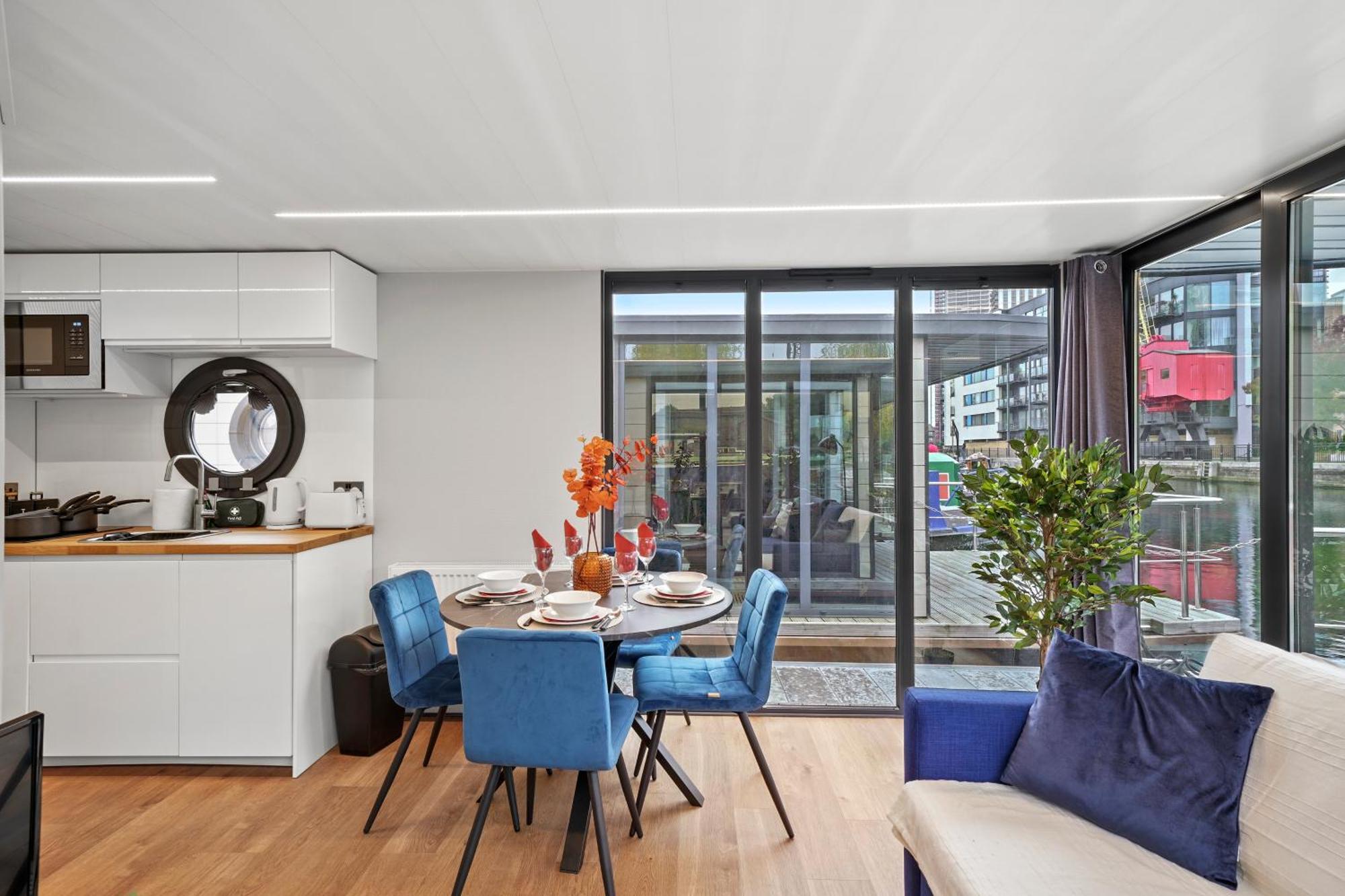 Unique Water Lodge In London - Sleeps 6 المظهر الخارجي الصورة