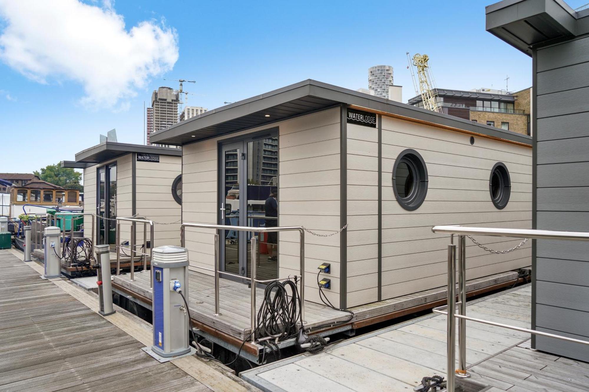 Unique Water Lodge In London - Sleeps 6 المظهر الخارجي الصورة