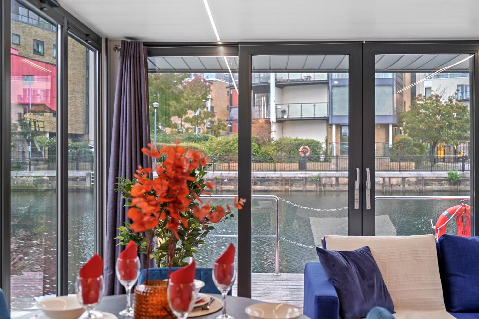 Unique Water Lodge In London - Sleeps 6 المظهر الخارجي الصورة
